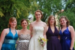 Braut mit Freundinnen